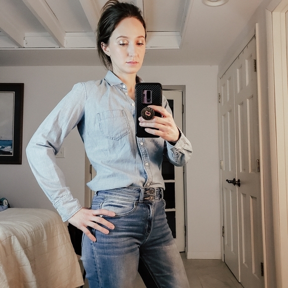J. Crew Tops - J.‎ Crew Denim Button Up XS